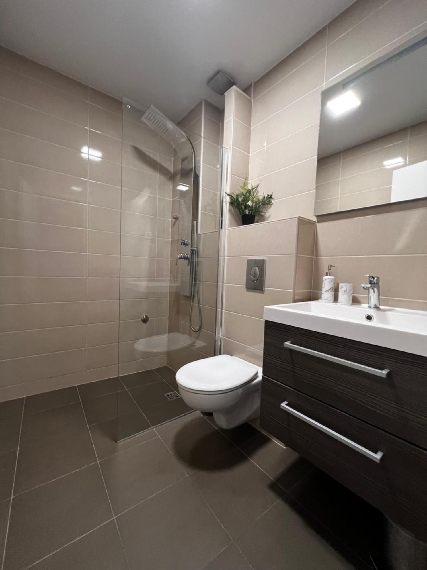 Apartmani Cvitanovic Baška Voda Buitenkant foto