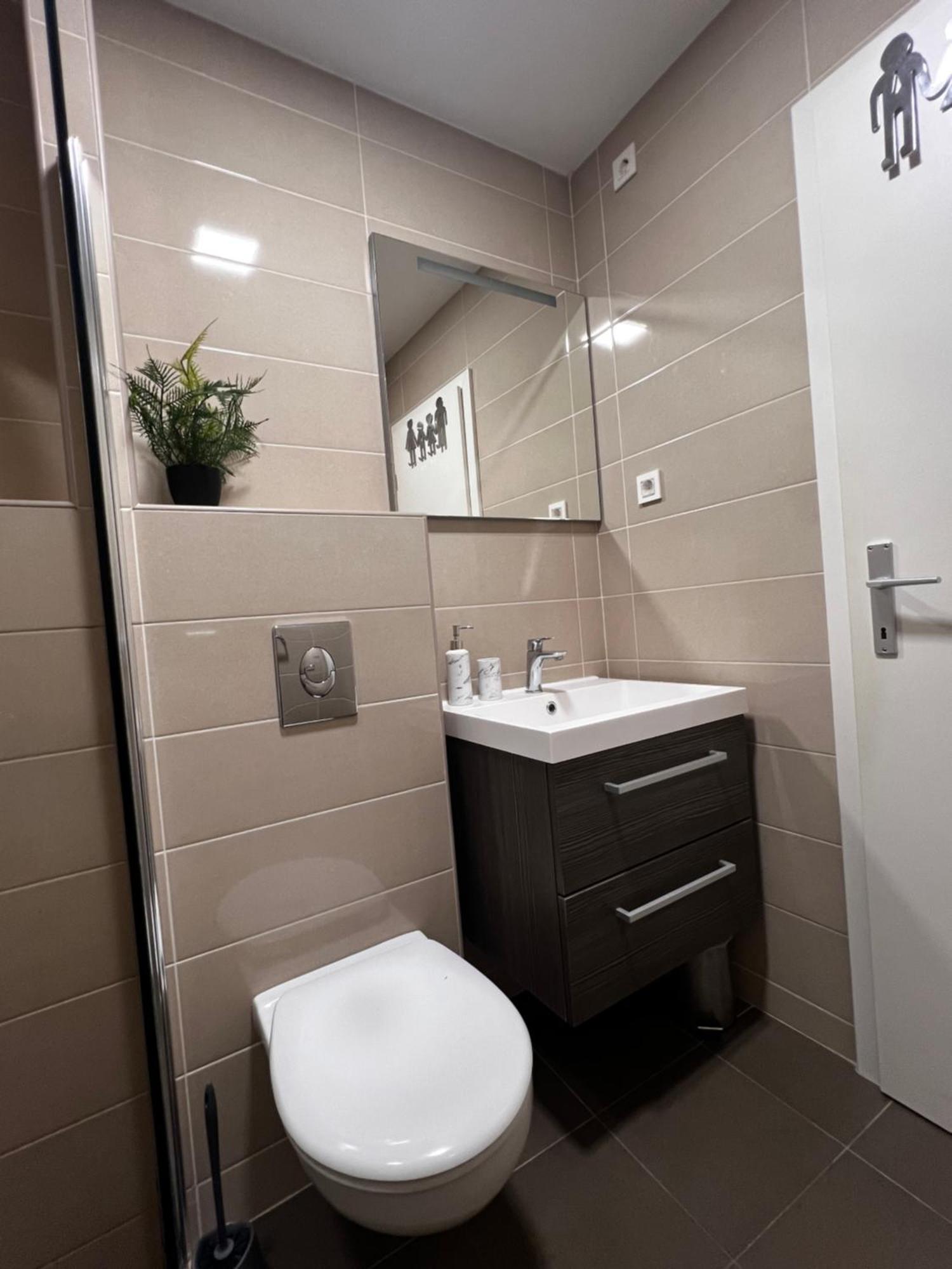 Apartmani Cvitanovic Baška Voda Buitenkant foto
