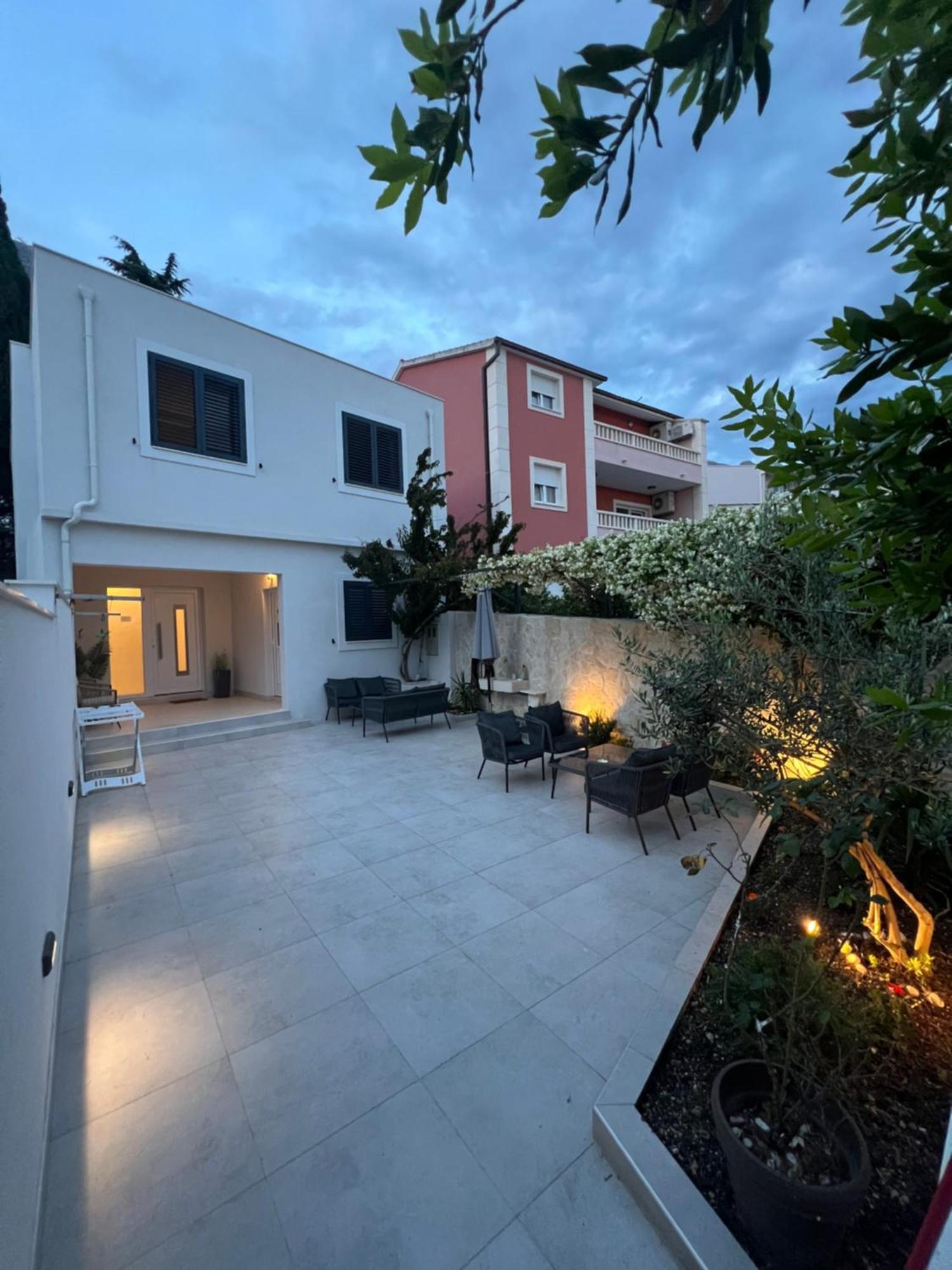 Apartmani Cvitanovic Baška Voda Buitenkant foto